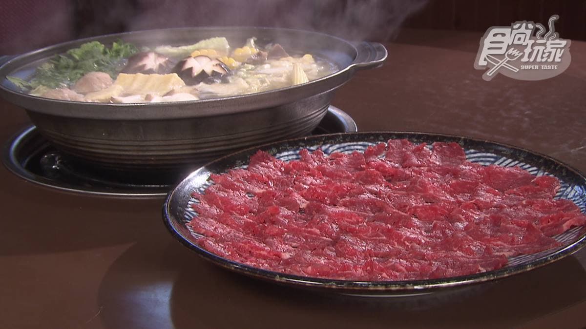 當天現宰!超新鮮「溫體牛肉爐」肉片涮到粉色就能吃,Q彈手工牛肉丸也必點