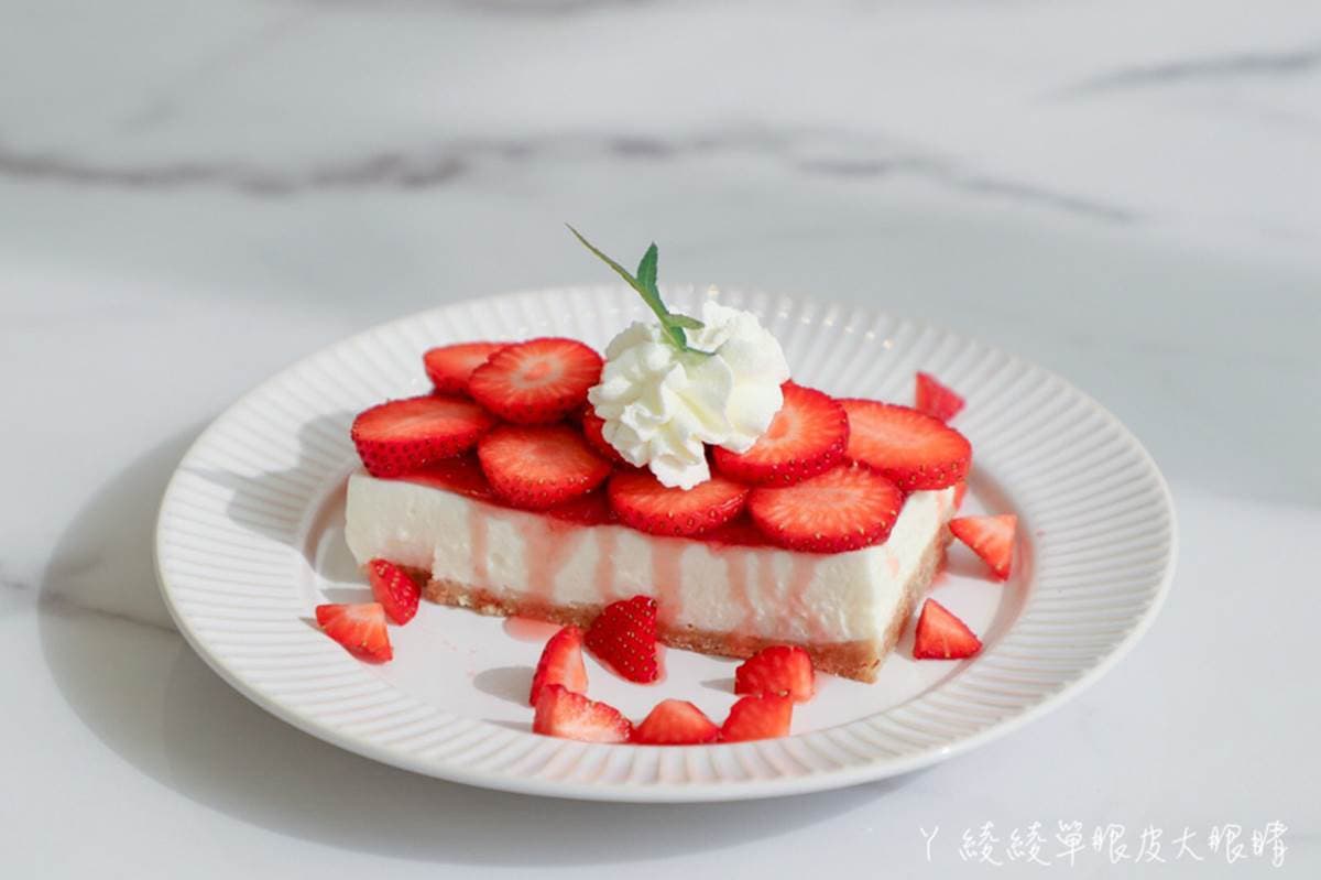 IG必拍!新竹7家網美系甜點店:露天泳池享Q萌鬆餅、花窗老宅吃7層戚風小山丘 IG必拍!新竹7家網美系甜點店:露天泳池享Q萌鬆餅、花窗老宅吃7層戚風小山丘