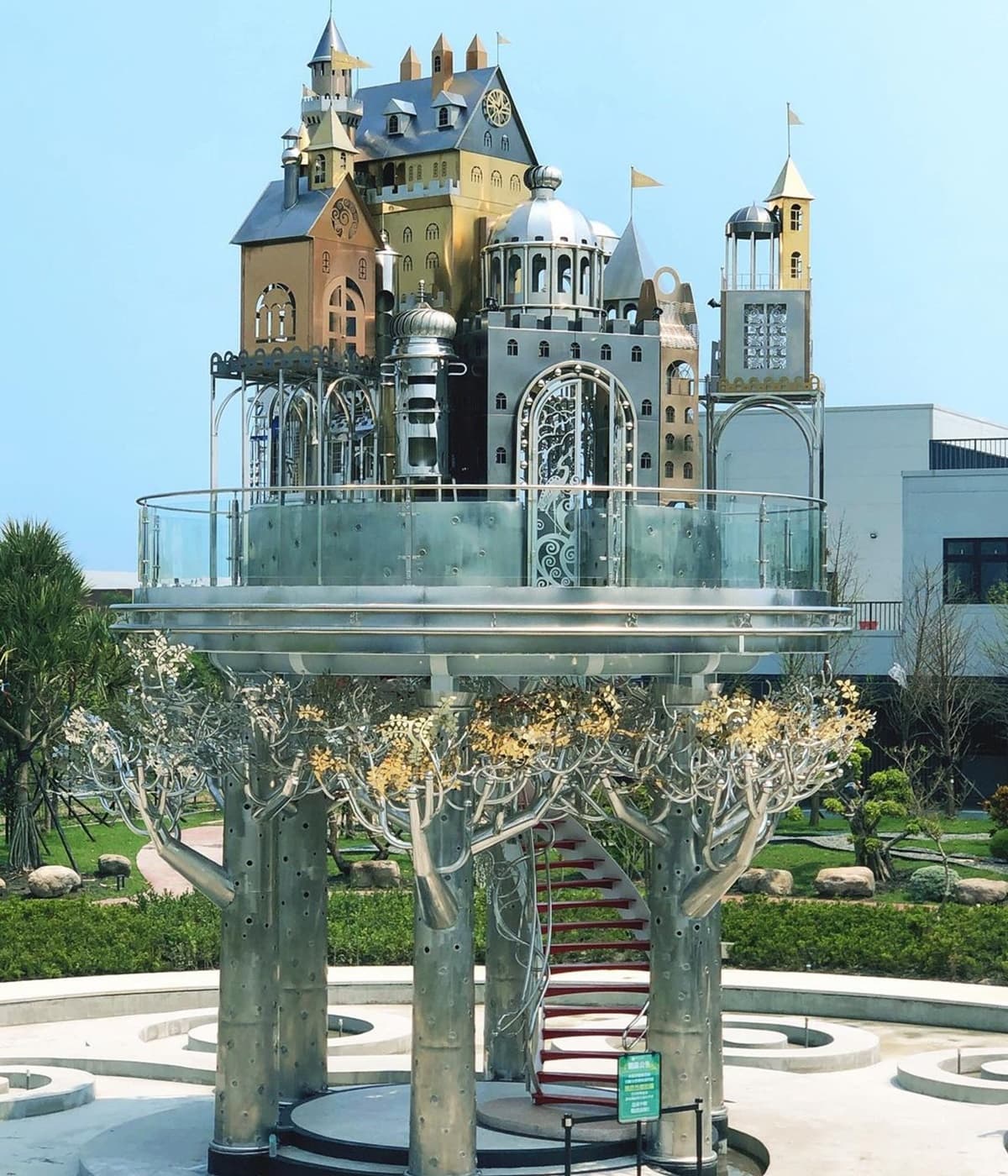 「空中城堡」夢幻爆棚!宜蘭新景點6000坪「赫蒂法莊園」,歐風莊園、地上鏡池必踩點 「空中城堡」夢幻爆棚!宜蘭新景點6000坪「赫蒂法莊園」,歐風莊園、地上鏡池必踩點