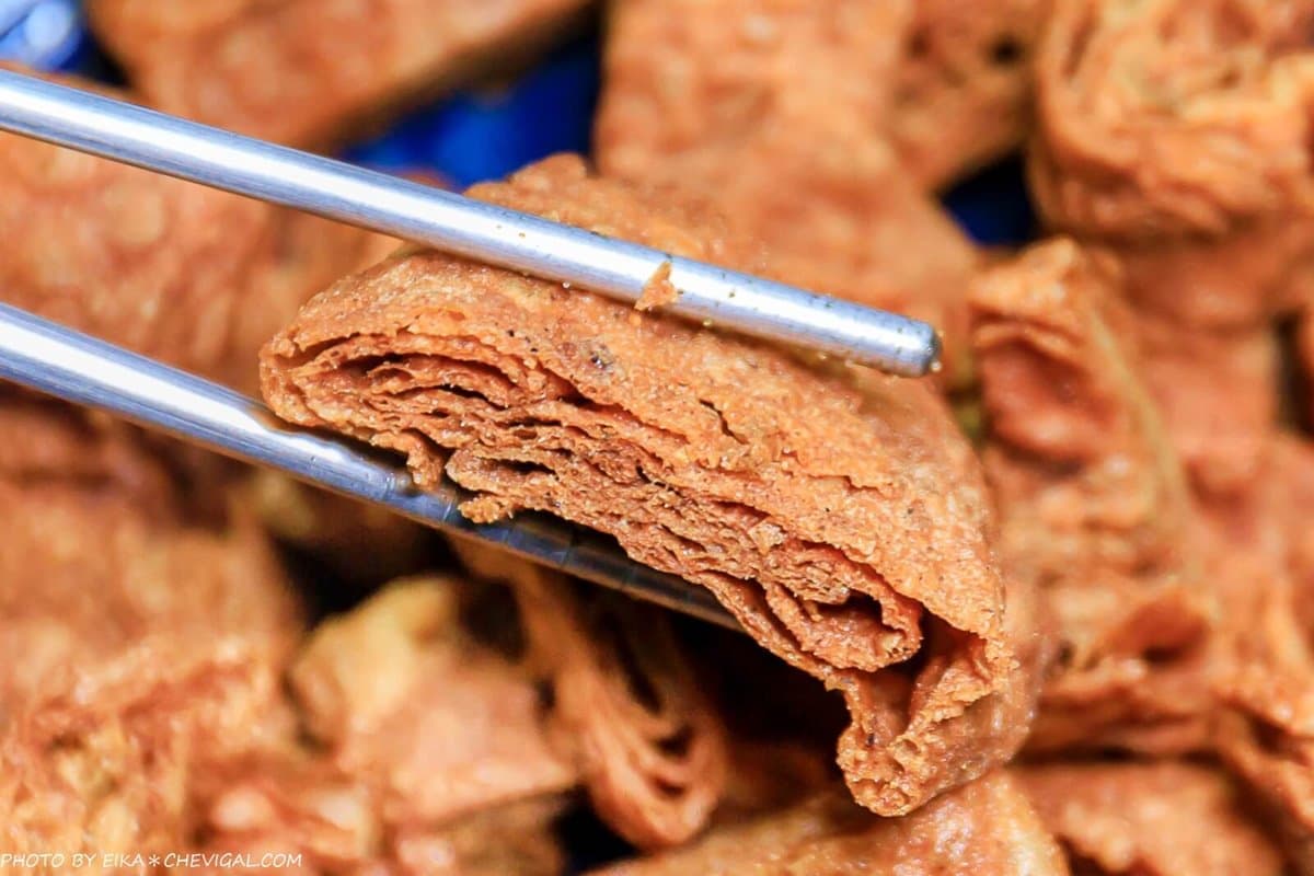 台中銷魂消夜!東山鴨頭先滷後炸很入味,網大推超強豆皮「酥脆如千層蛋捲」 台中銷魂消夜!東山鴨頭先滷後炸很入味,網大推超強豆皮「酥脆如千層蛋捲」