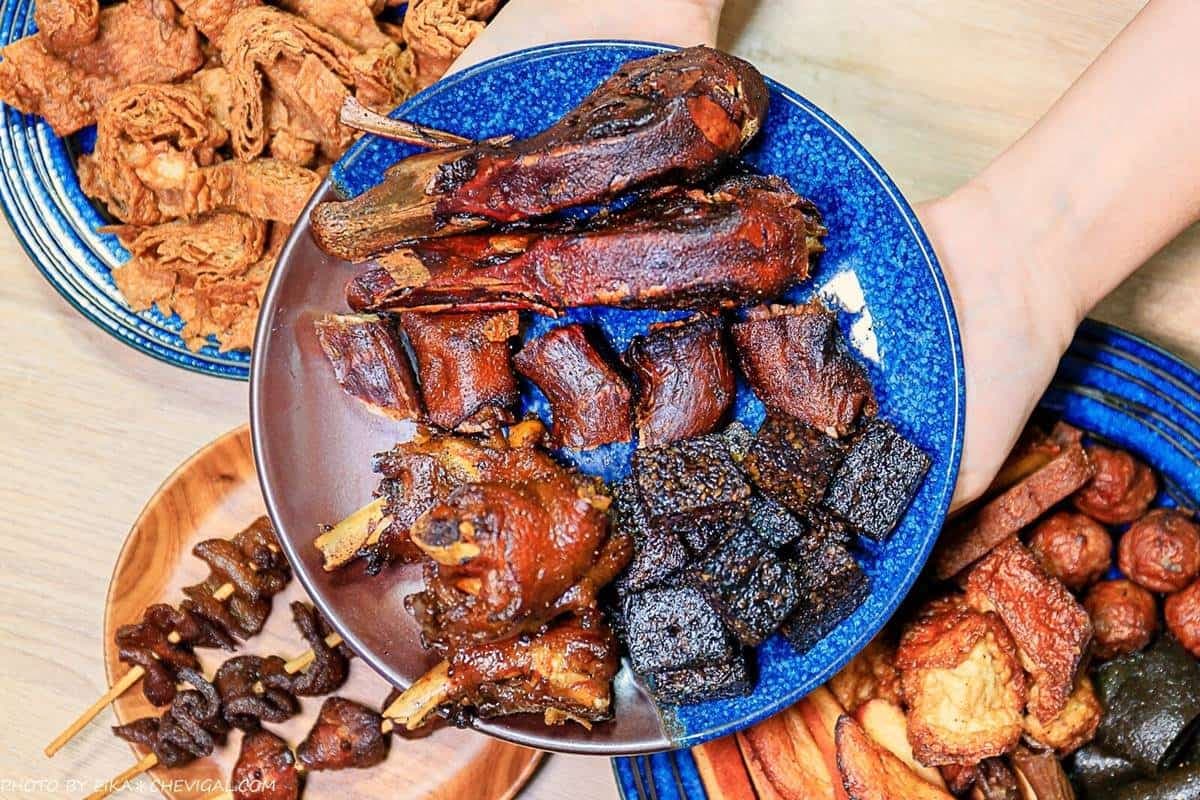 台中銷魂消夜!東山鴨頭先滷後炸很入味,網大推超強豆皮「酥脆如千層蛋捲」 台中銷魂消夜!東山鴨頭先滷後炸很入味,網大推超強豆皮「酥脆如千層蛋捲」
