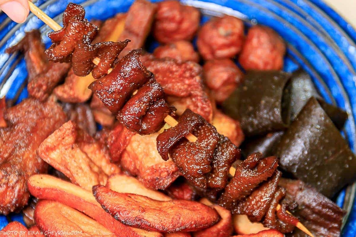 台中銷魂消夜!東山鴨頭先滷後炸很入味,網大推超強豆皮「酥脆如千層蛋捲」 台中銷魂消夜!東山鴨頭先滷後炸很入味,網大推超強豆皮「酥脆如千層蛋捲」