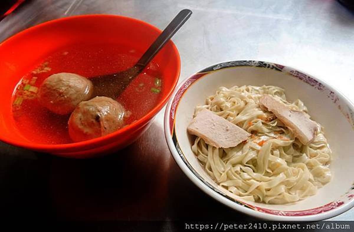 基隆人的口袋名單!3家隱藏版小吃:「台式」烏龍麵、圓形蔥油餅、沙茶炒麵+咖哩 基隆人的口袋名單!3家隱藏版小吃:「台式」烏龍麵、圓形蔥油餅、沙茶炒麵+咖哩