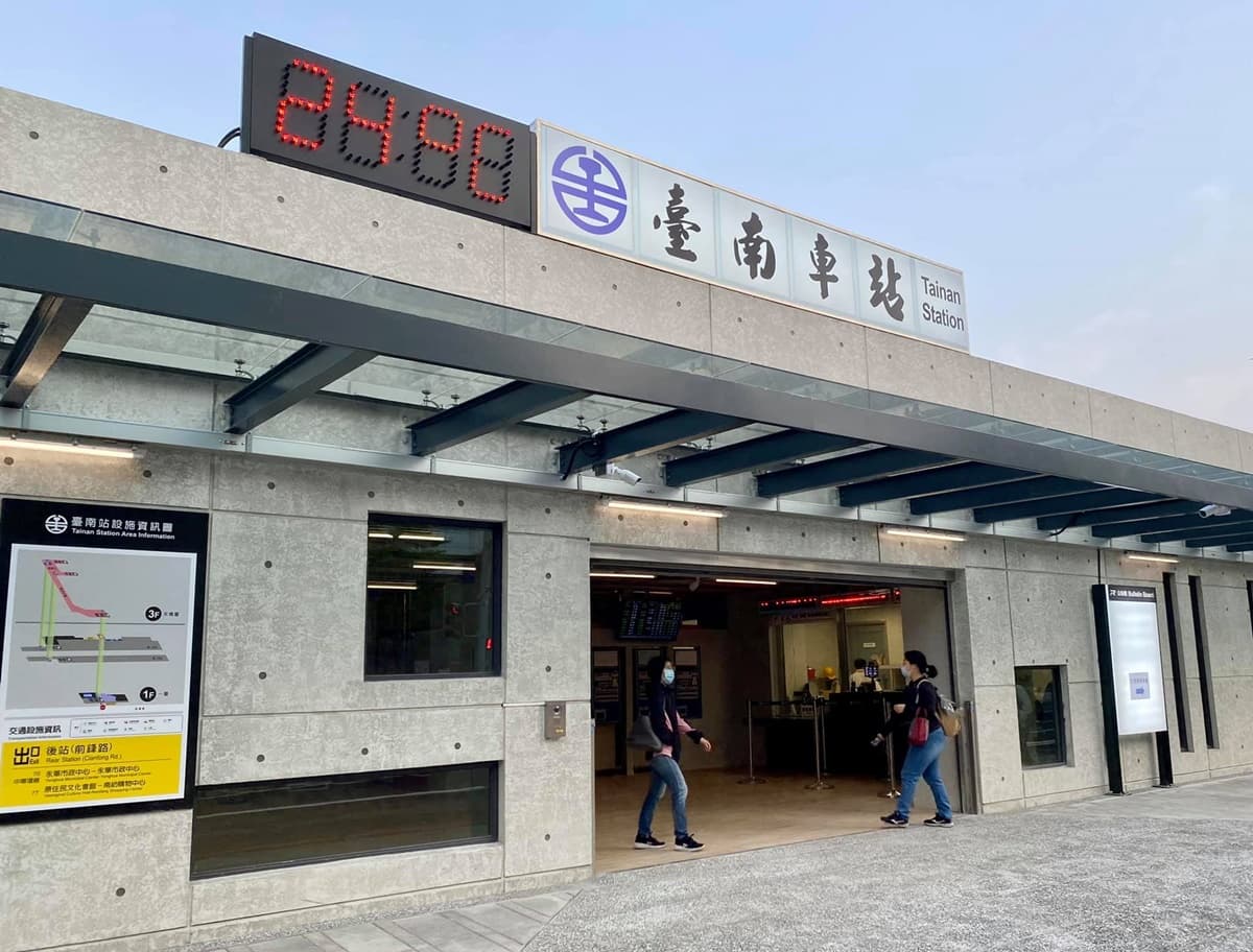 孫安佐輸了!館長陳之漢「首家飲料店」台南開幕,挑戰「完全不加糖」將會開4家店可喝 孫安佐輸了!館長陳之漢「首家飲料店」台南開幕,挑戰「完全不加糖」將會開4家店可喝