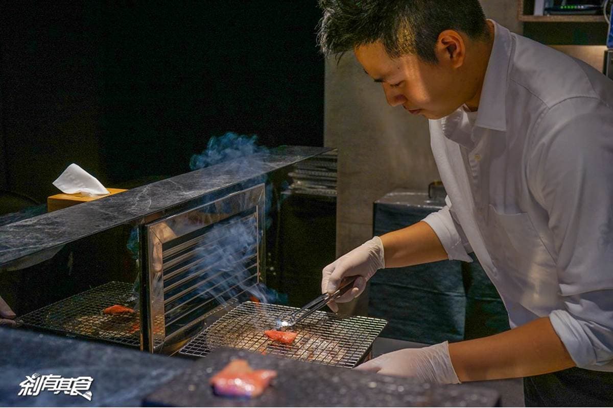 在地人激推!台中捷運美食15站50家:龍虎麵、巨無霸生蠔、活龍蝦粥 在地人激推!台中捷運美食15站50家:龍虎麵、巨無霸生蠔、活龍蝦粥