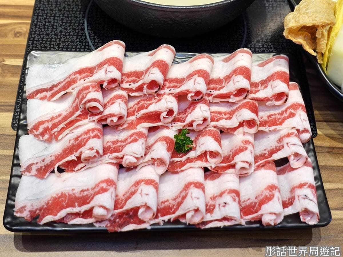 超狂「肉肉高速公路」!小火鍋吃得到Choice牛、北海道干貝,還有咖哩飯無限續 超狂「肉肉高速公路」!小火鍋吃得到Choice牛、北海道干貝,還有咖哩飯無限續