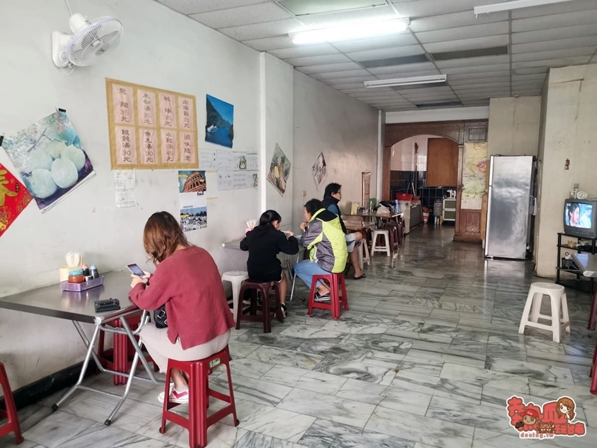 不到50元吃超飽!在地人大推這家阿嬤ㄟ店,滿滿肉燥飯只要10元,乾麵也是佛心分量 不到50元吃超飽!在地人大推這家阿嬤ㄟ店,滿滿肉燥飯只要10元,乾麵也是佛心分量