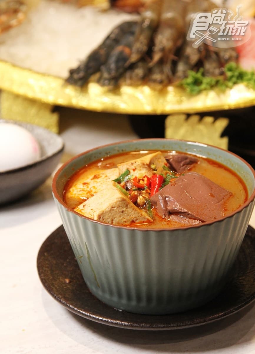 【新開店】點鍋送海鮮船!全台最潮沙茶火鍋插旗台南,浮誇霸王餐吃得到2龍蝦、大牡蠣 【新開店】點鍋送海鮮船!全台最潮沙茶火鍋插旗台南,浮誇霸王餐吃得到2龍蝦、大牡蠣