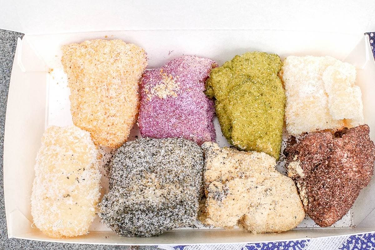 療癒感爆棚!台南彩虹白糖粿8口味任選,還有軟糯「麵茶燒麻糬」也必點 療癒感爆棚!台南彩虹白糖粿8口味任選,還有軟糯「麵茶燒麻糬」也必點