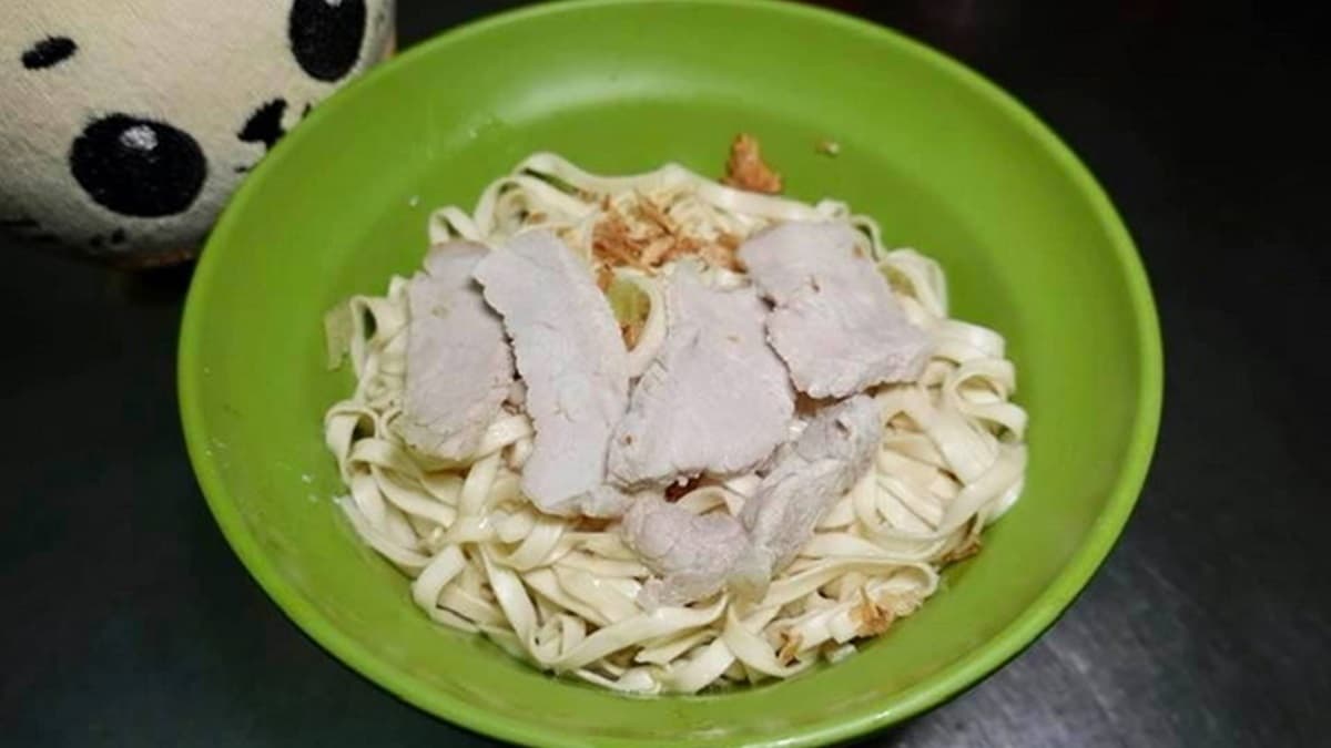 基隆在地人的早餐!乾麵加辣配一碗「蛋包餛飩湯」,傳三代老字號通通只要銅板價 基隆在地人的早餐!乾麵加辣配一碗「蛋包餛飩湯」,傳三代老字號通通只要銅板價