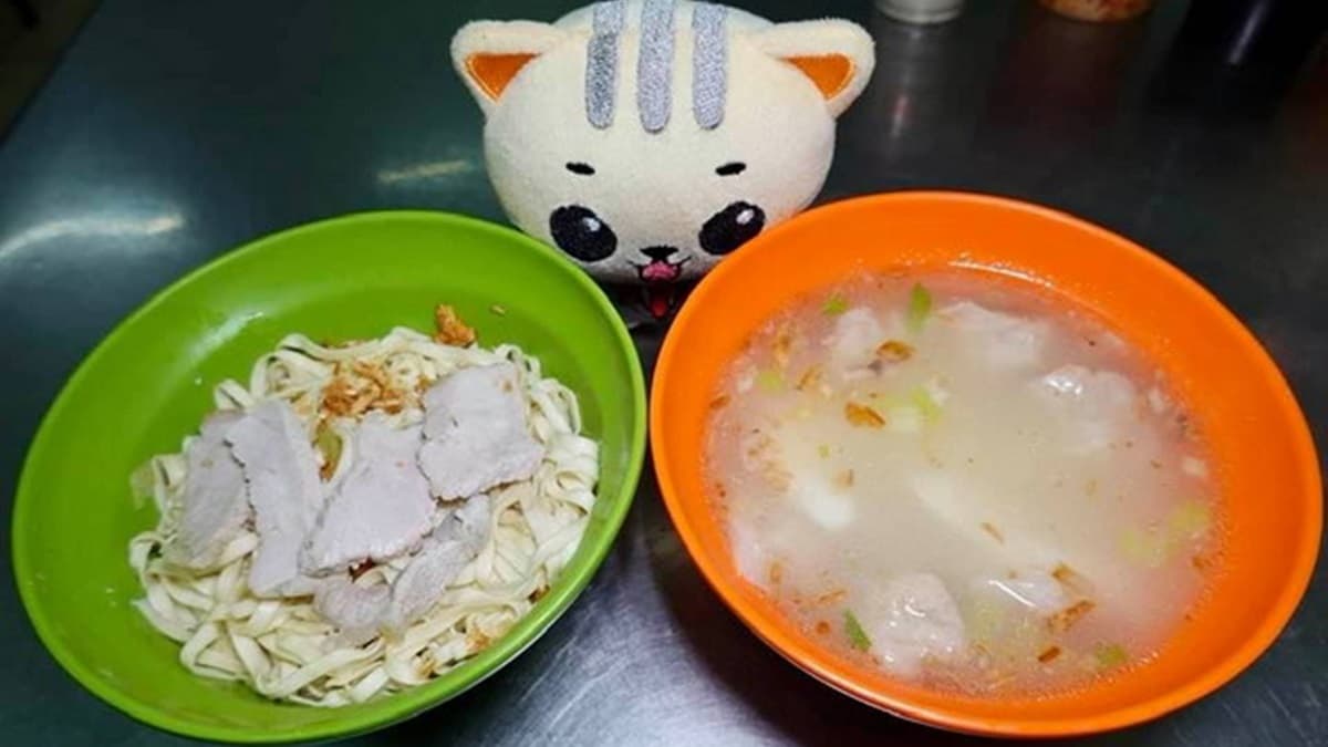 基隆在地人的早餐!乾麵加辣配一碗「蛋包餛飩湯」,傳三代老字號通通只要銅板價 基隆在地人的早餐!乾麵加辣配一碗「蛋包餛飩湯」,傳三代老字號通通只要銅板價