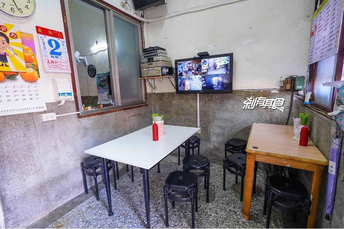 超厚「火腿粉漿蛋餅」對折不要切!台中60年早餐店搬到這,現場做的蘿蔔糕必點 超厚「火腿粉漿蛋餅」對折不要切!台中60年早餐店搬到這,現場做的蘿蔔糕必點