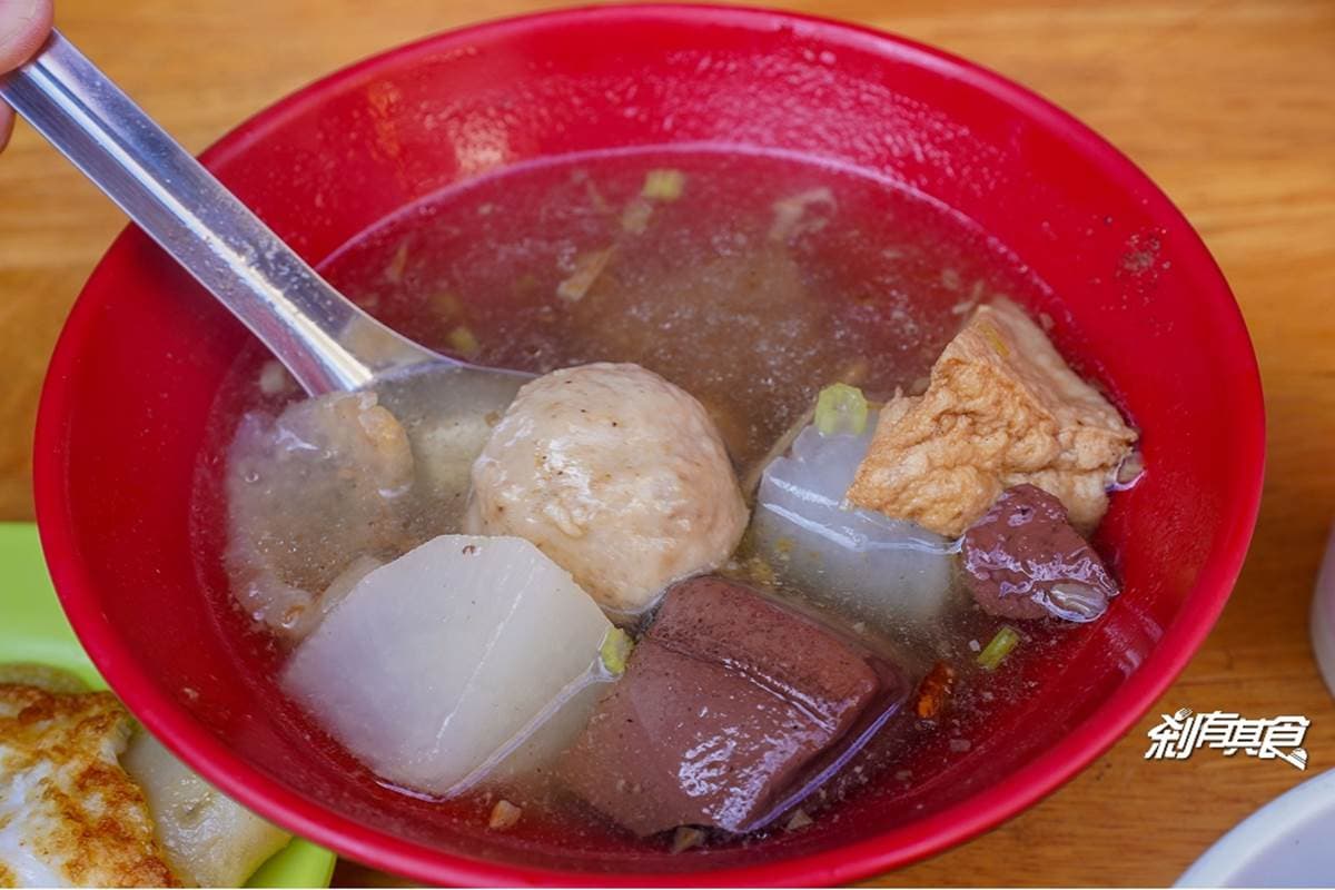 超厚「火腿粉漿蛋餅」對折不要切!台中60年早餐店搬到這,現場做的蘿蔔糕必點 超厚「火腿粉漿蛋餅」對折不要切!台中60年早餐店搬到這,現場做的蘿蔔糕必點