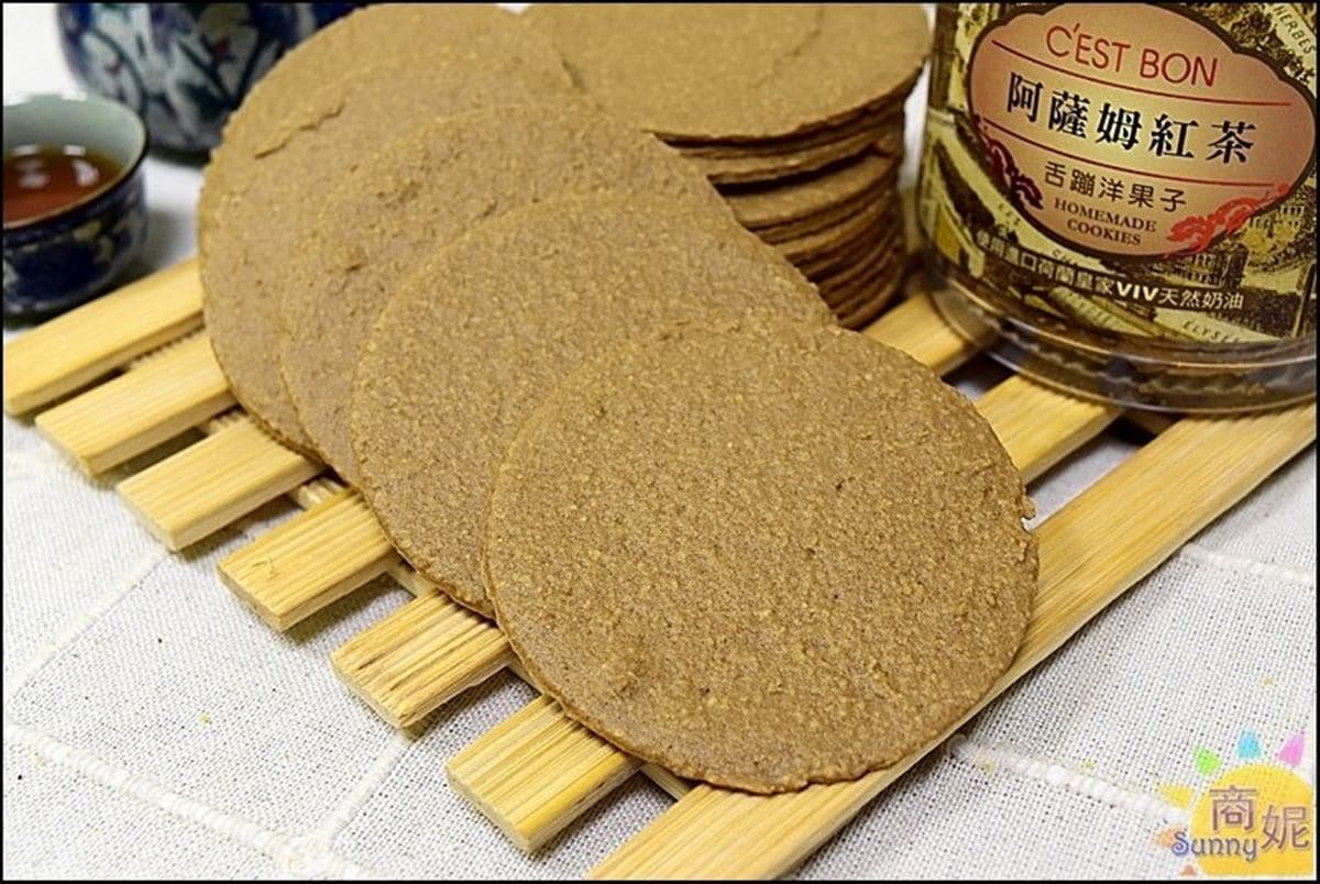 台中伴手禮+1!老師傅手工薄餅沒訂吃不到,先搶粉嫩系玫瑰口味、超人氣「海苔杏仁」 台中伴手禮+1!老師傅手工薄餅沒訂吃不到,先搶粉嫩系玫瑰口味、超人氣「海苔杏仁」