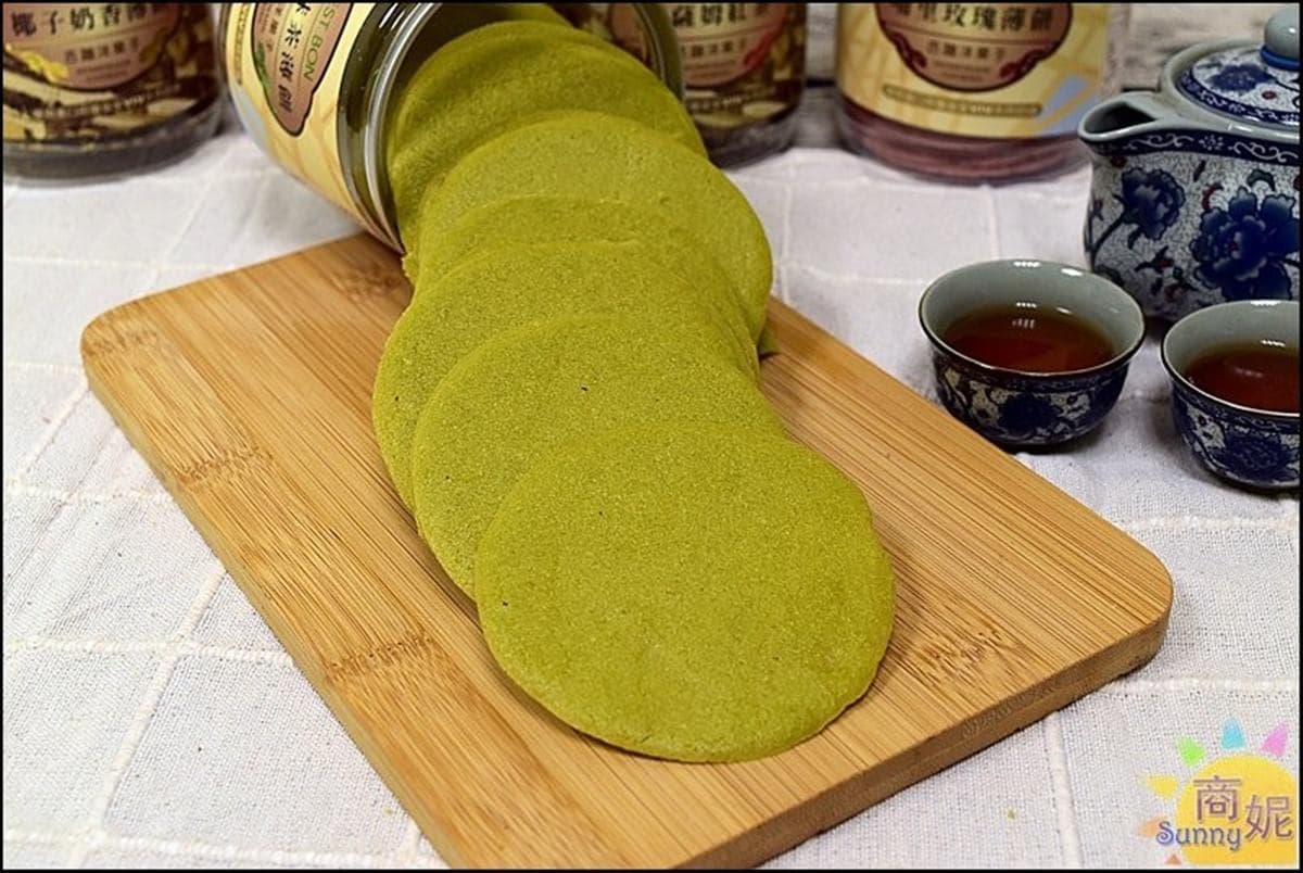 台中伴手禮+1!老師傅手工薄餅沒訂吃不到,先搶粉嫩系玫瑰口味、超人氣「海苔杏仁」 台中伴手禮+1!老師傅手工薄餅沒訂吃不到,先搶粉嫩系玫瑰口味、超人氣「海苔杏仁」