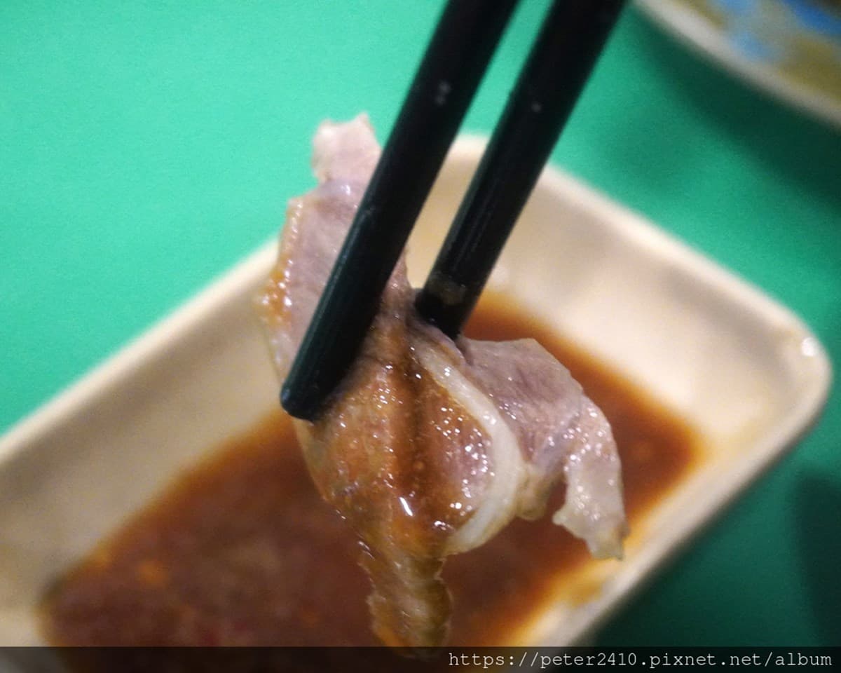 一碗料滿滿!基隆小店「雞魯飯」吃得到鵝油蔥酥香,花生粉涼拌雞絲也必點 一碗料滿滿!基隆小店「雞魯飯」吃得到鵝油蔥酥香,花生粉涼拌雞絲也必點