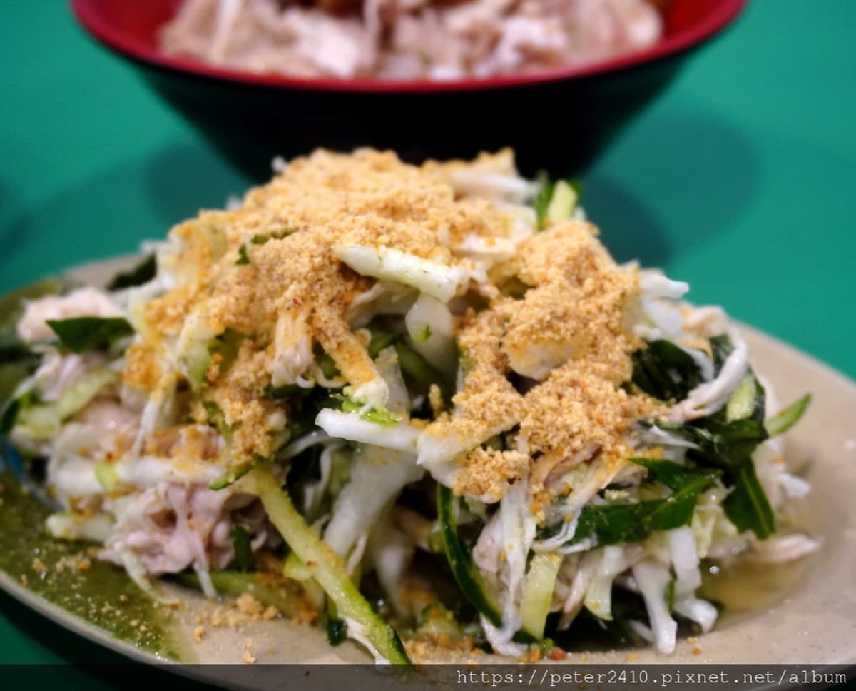 一碗料滿滿!基隆小店「雞魯飯」吃得到鵝油蔥酥香,花生粉涼拌雞絲也必點 一碗料滿滿!基隆小店「雞魯飯」吃得到鵝油蔥酥香,花生粉涼拌雞絲也必點