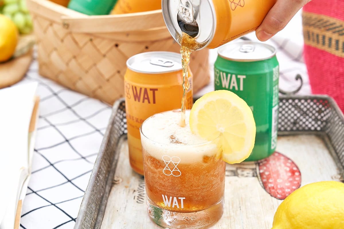 潮流調酒WAT聯手「檀島香港茶餐廳」!新「凍檸茶氣泡雞尾酒」超商獨家賣,加碼任3件85折 潮流調酒WAT聯手「檀島香港茶餐廳」!新「凍檸茶氣泡雞尾酒」超商獨家賣,加碼任3件85折