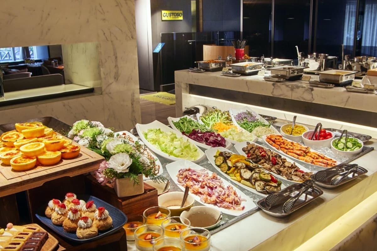 超欠嗑4家Buffet:送龍蝦、每人最低390元、1人穿紫色「整桌近半價」吃到飽 超欠嗑4家Buffet:送龍蝦、每人最低390元、1人穿紫色「整桌近半價」吃到飽