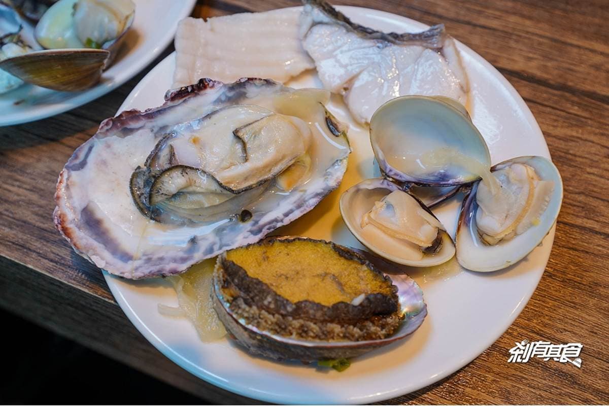 點鍋送青殼龍蝦!台中澎派鍋物必點雙人餐享「海鮮船」,Q彈天使蝦、九孔鮑通通有 點鍋送青殼龍蝦!台中澎派鍋物必點雙人餐享「海鮮船」,Q彈天使蝦、九孔鮑通通有