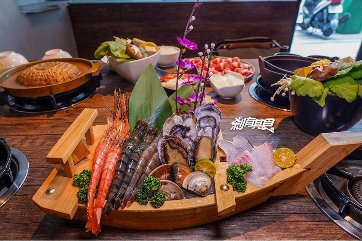 點鍋送青殼龍蝦!台中澎派鍋物必點雙人餐享「海鮮船」,Q彈天使蝦、九孔鮑通通有 點鍋送青殼龍蝦!台中澎派鍋物必點雙人餐享「海鮮船」,Q彈天使蝦、九孔鮑通通有