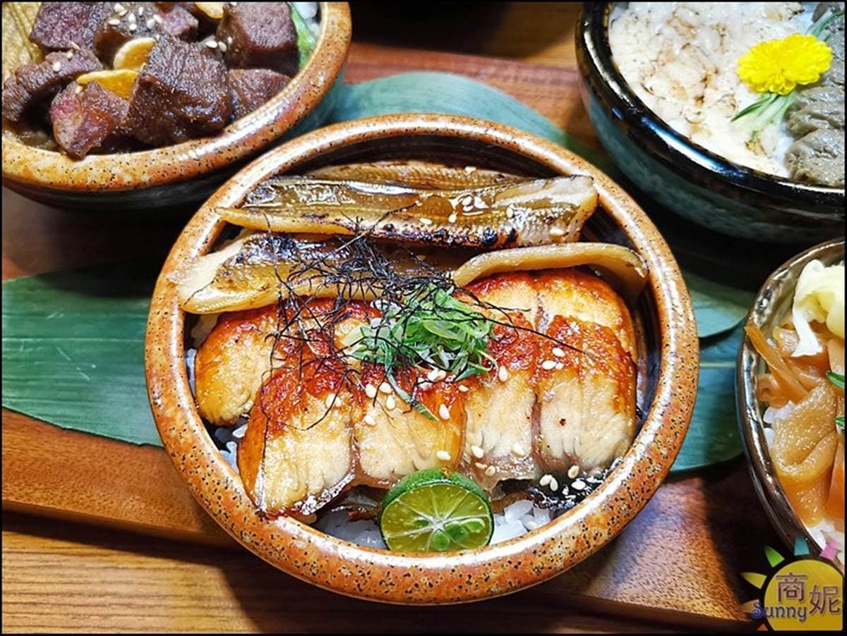 CP值爆表!台中超狂「5小丼」一次嘗炙燒星鰻、比目魚,澎派分量1碗只要150元 CP值爆表!台中超狂「5小丼」一次嘗炙燒星鰻、比目魚,澎派分量1碗只要150元