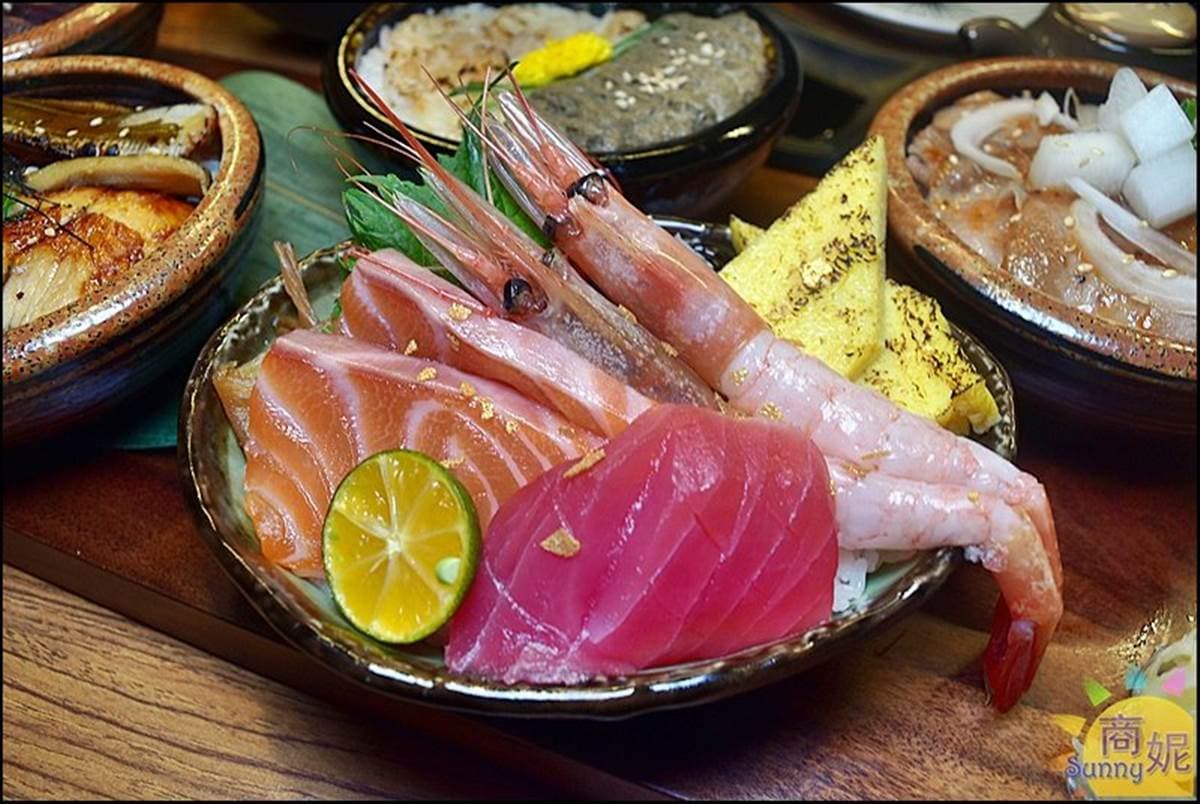 CP值爆表!台中超狂「5小丼」一次嘗炙燒星鰻、比目魚,澎派分量1碗只要150元 CP值爆表!台中超狂「5小丼」一次嘗炙燒星鰻、比目魚,澎派分量1碗只要150元