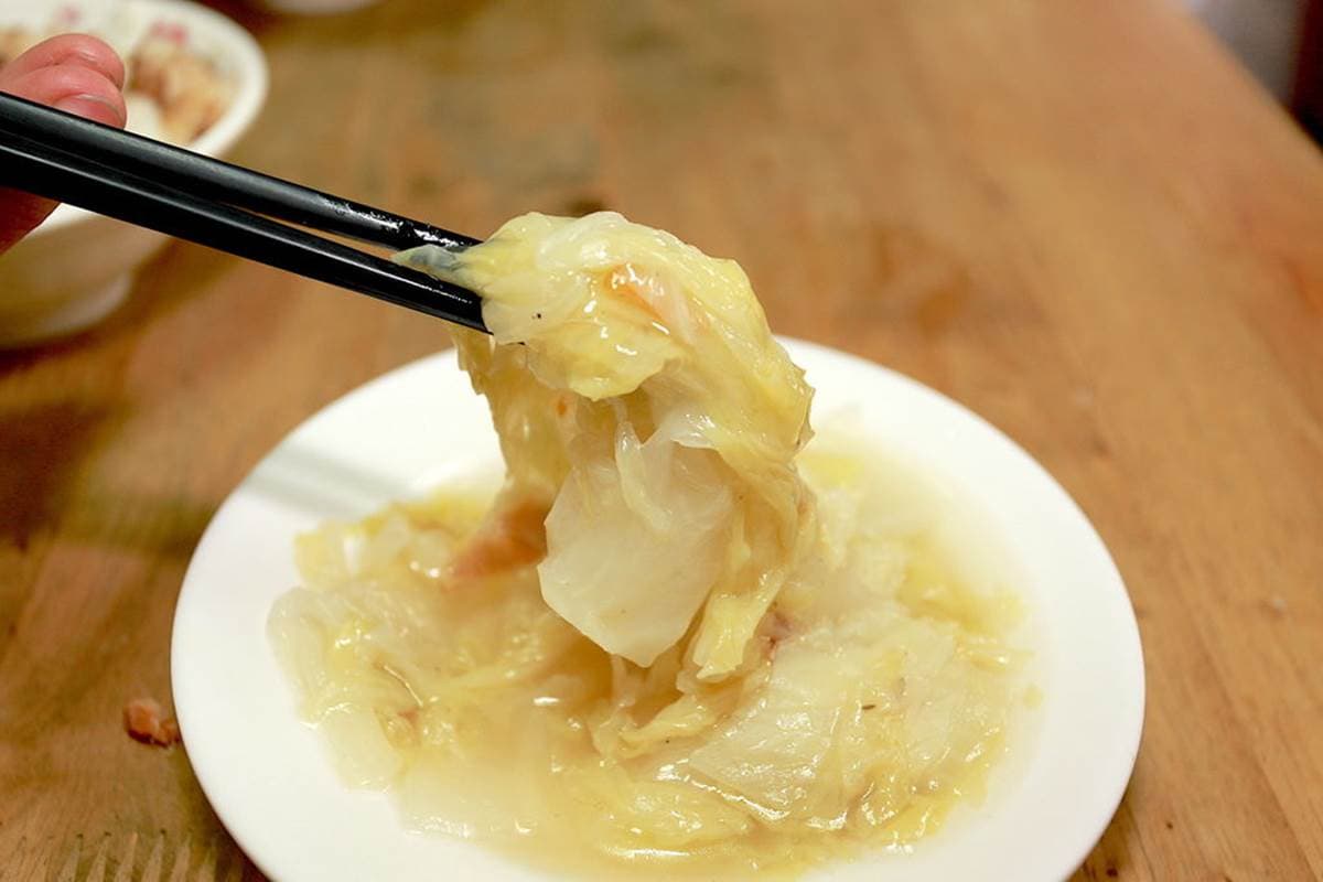 台南人的早餐!老字號「魚鬆」米糕早上6點就開賣,鮮甜白菜滷、綜合丸湯也必點 台南人的早餐!老字號「魚鬆」米糕早上6點就開賣,鮮甜白菜滷、綜合丸湯也必點