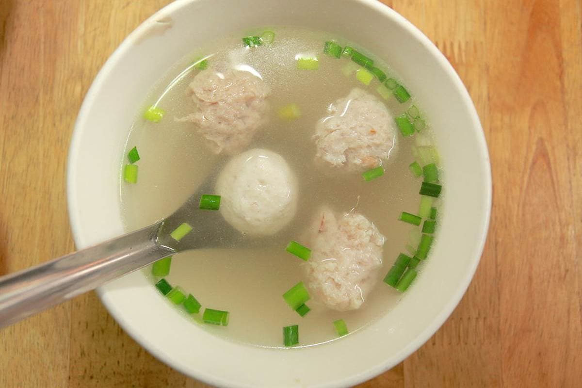 台南人的早餐!老字號「魚鬆」米糕早上6點就開賣,鮮甜白菜滷、綜合丸湯也必點 台南人的早餐!老字號「魚鬆」米糕早上6點就開賣,鮮甜白菜滷、綜合丸湯也必點