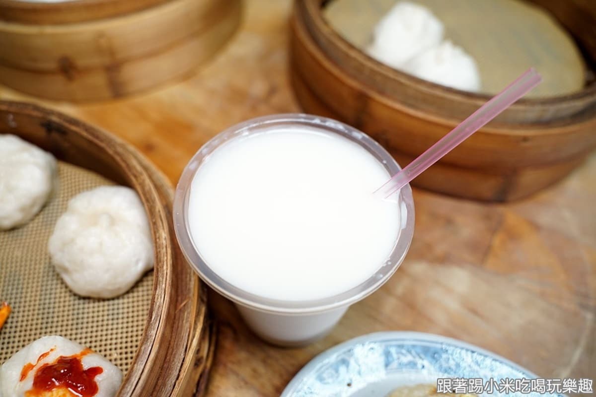 在地人排爆!市場「超人氣小籠包」一出爐就秒殺,軟Q麵皮+爆汁肉餡超過癮 在地人排爆!市場「超人氣小籠包」一出爐就秒殺,軟Q麵皮+爆汁肉餡超過癮