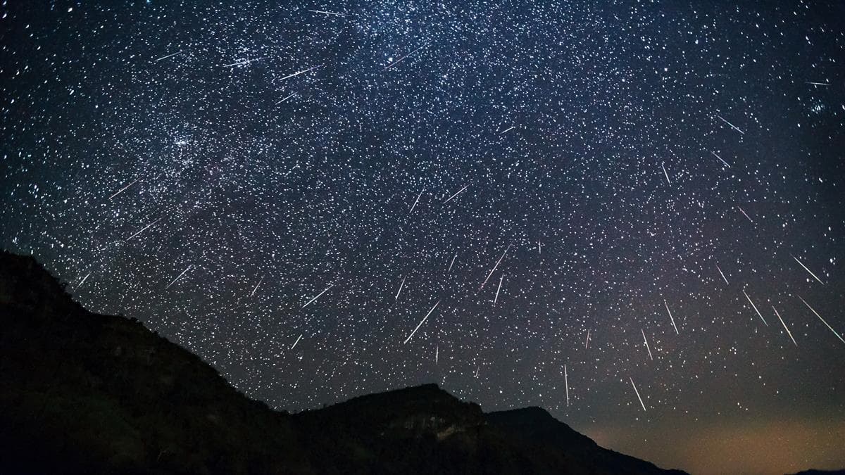 「寶瓶座流星雨」5/6登場!每小時50顆流星劃過天際,最佳觀賞時間、地點一次看 「寶瓶座流星雨」5/6登場!每小時50顆流星劃過天際,最佳觀賞時間、地點一次看