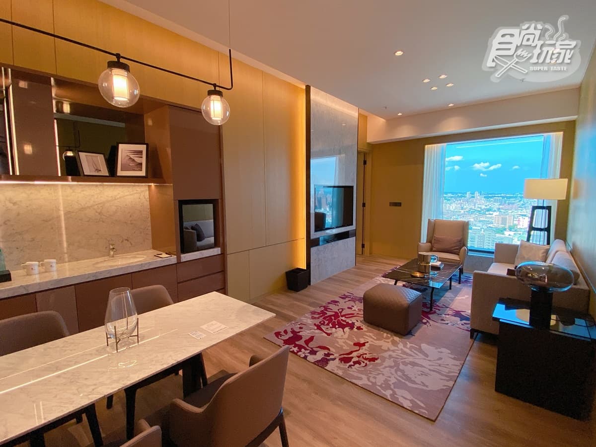 全台最大萬豪酒店!700間房都有無敵景觀,巨大千島湖、雙吃到飽、教堂壁畫打卡必拍 全台最大萬豪酒店!700間房都有無敵景觀,巨大千島湖、雙吃到飽、教堂壁畫打卡必拍