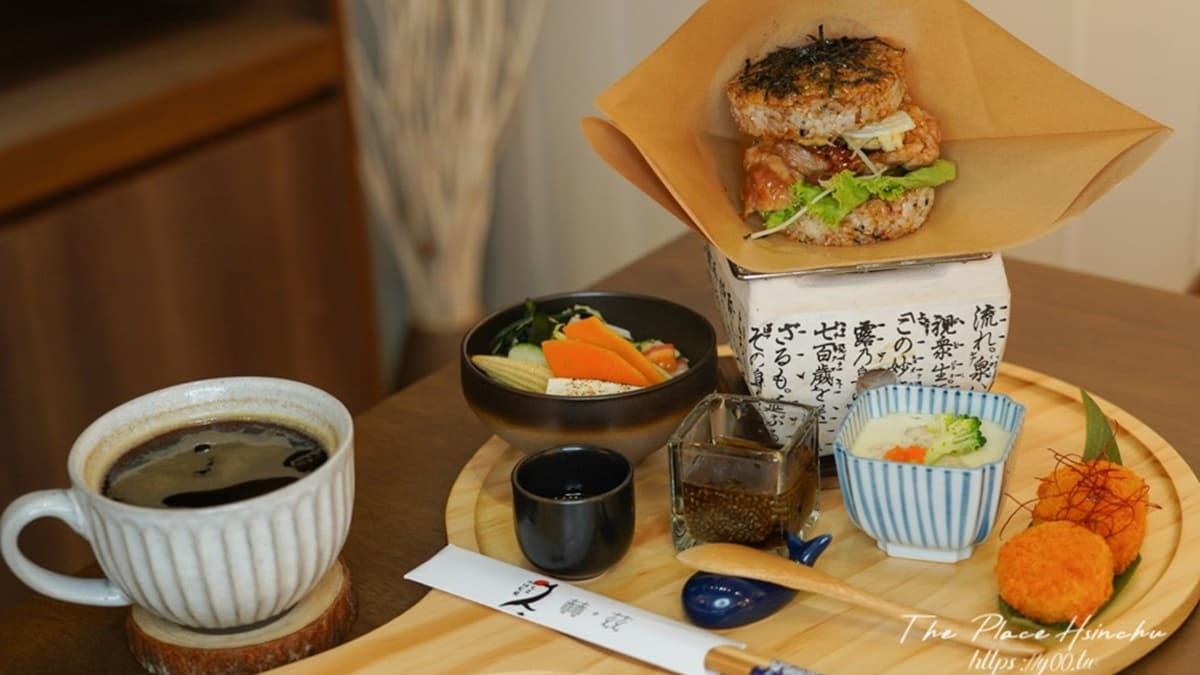打卡療癒系「鯨魚牆」!北歐風咖啡廳竟賣日式料理,黑糖鳥巢鬆餅、明太子烤飯糰都必點 打卡療癒系「鯨魚牆」!北歐風咖啡廳竟賣日式料理,黑糖鳥巢鬆餅、明太子烤飯糰都必點