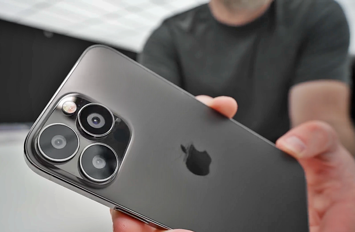 iPhone 13「最完美摩卡色」曝光!瀏海縮小30%、3鏡頭加大,今年這時現身 iPhone 13「最完美摩卡色」曝光!瀏海縮小30%、3鏡頭加大,今年這時現身