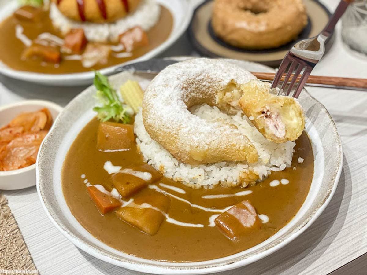 超有哏!台南5家包餡系甜甜圈:胖嘟嘟沙拉包、卡宴紅醬臭豆腐、牽絲Q彈麻糬 超有哏!台南5家包餡系甜甜圈:胖嘟嘟沙拉包、卡宴紅醬臭豆腐、牽絲Q彈麻糬