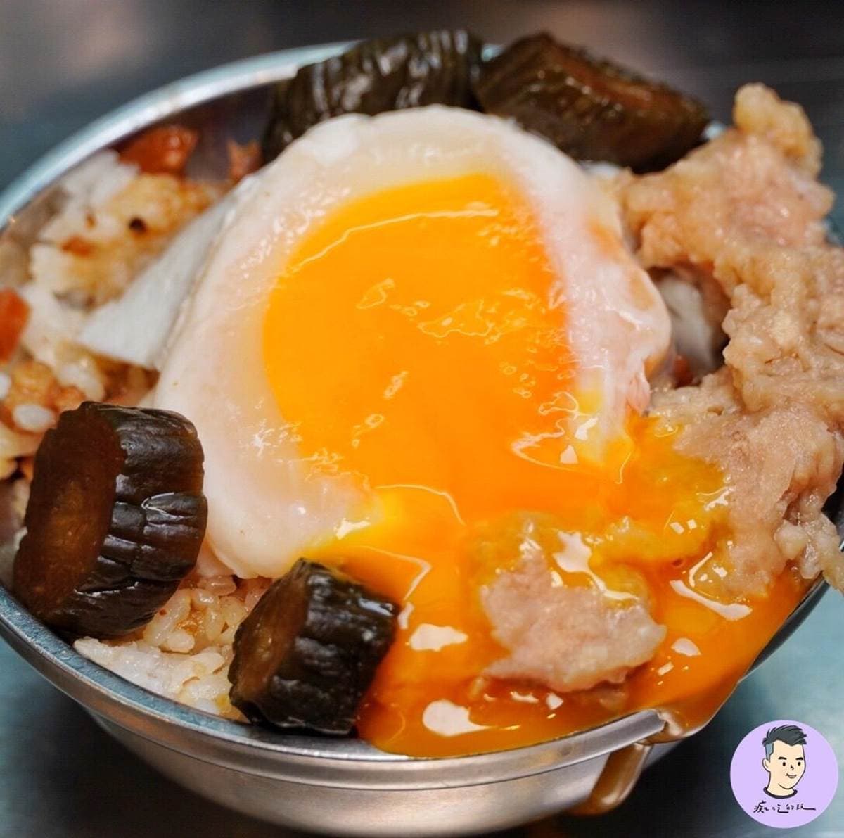 排隊也要吃!寧夏夜市7家老字號美食:40年鴨蛋滷肉飯、Q彈「黑心白玉」、秒殺級芋丸 排隊也要吃!寧夏夜市7家老字號美食:40年鴨蛋滷肉飯、Q彈「黑心白玉」、秒殺級芋丸