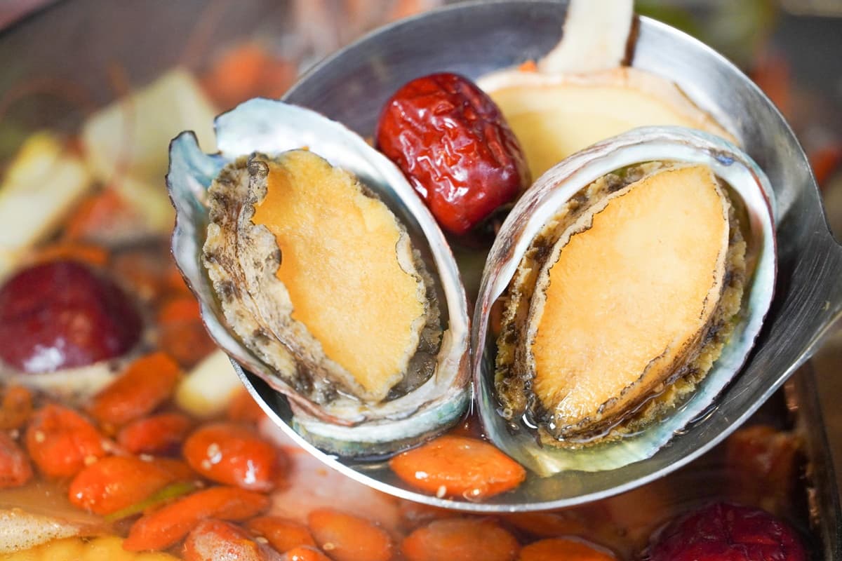 身分證拿出來!馬辣6大品牌「520」中2碼「大干貝、鮑魚」吃到飽、哈根達斯任你吃 身分證拿出來!馬辣6大品牌「520」中2碼「大干貝、鮑魚」吃到飽、哈根達斯任你吃