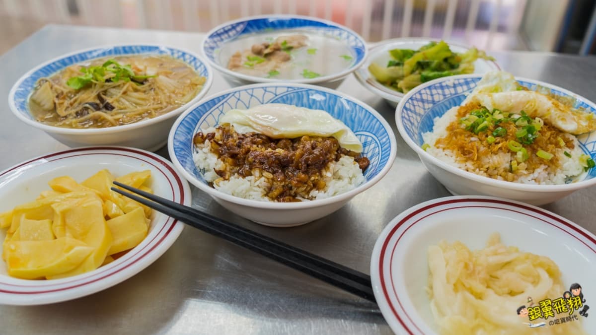 在地人推薦!古早味「辦桌羹」吃得到7種澎派配料,搭豬油拌飯+爆漿半熟蛋更過癮