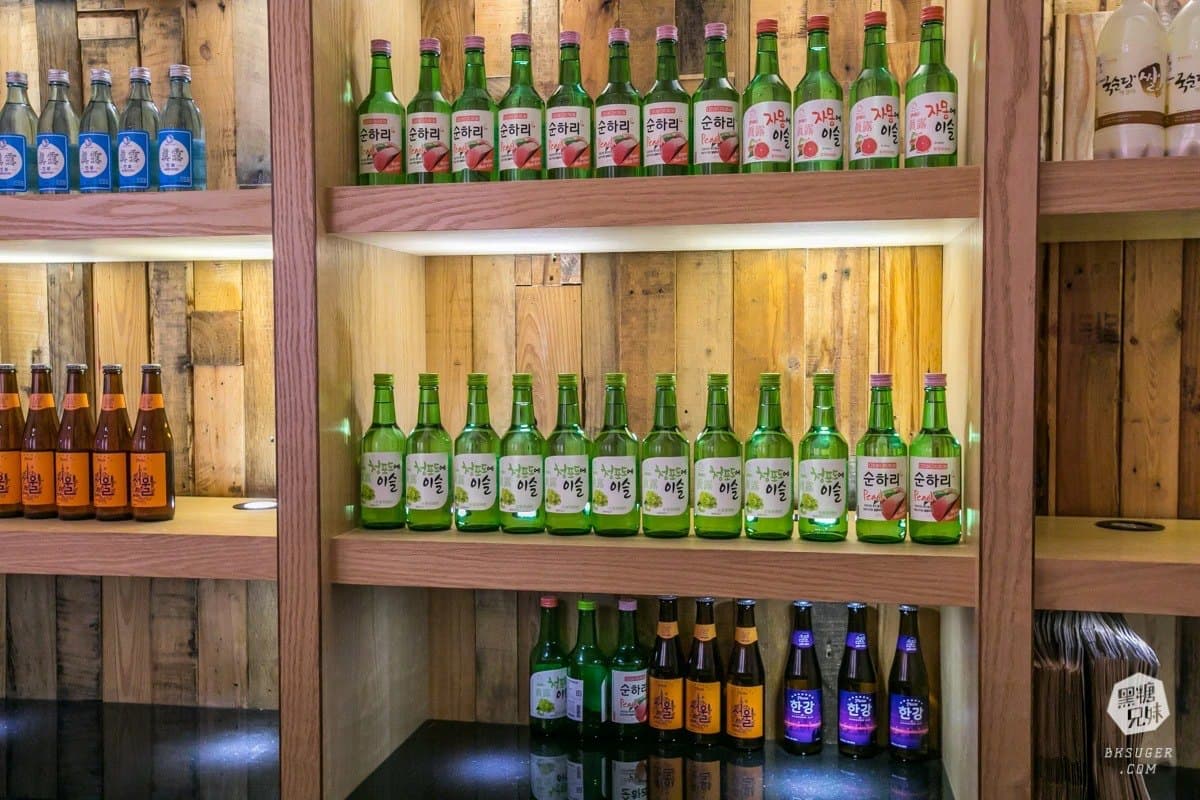 超粉嫩網美酒吧!8種口味韓式炸雞熱熱吃配啤酒,還有道地飯捲飽嘴又爽口 超粉嫩網美酒吧!8種口味韓式炸雞熱熱吃配啤酒,還有道地飯捲飽嘴又爽口