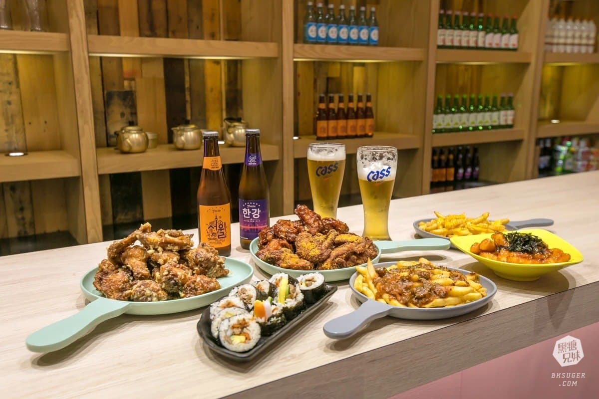 超粉嫩網美酒吧!8種口味韓式炸雞熱熱吃配啤酒,還有道地飯捲飽嘴又爽口 超粉嫩網美酒吧!8種口味韓式炸雞熱熱吃配啤酒,還有道地飯捲飽嘴又爽口