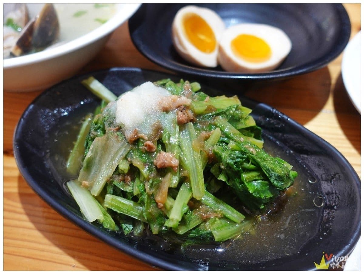 嘉義限定!涼圓、涼麵淋「白醋」才對味,清爽不膩加顆溏心蛋更好吃 嘉義限定!涼圓、涼麵淋「白醋」才對味,清爽不膩加顆溏心蛋更好吃