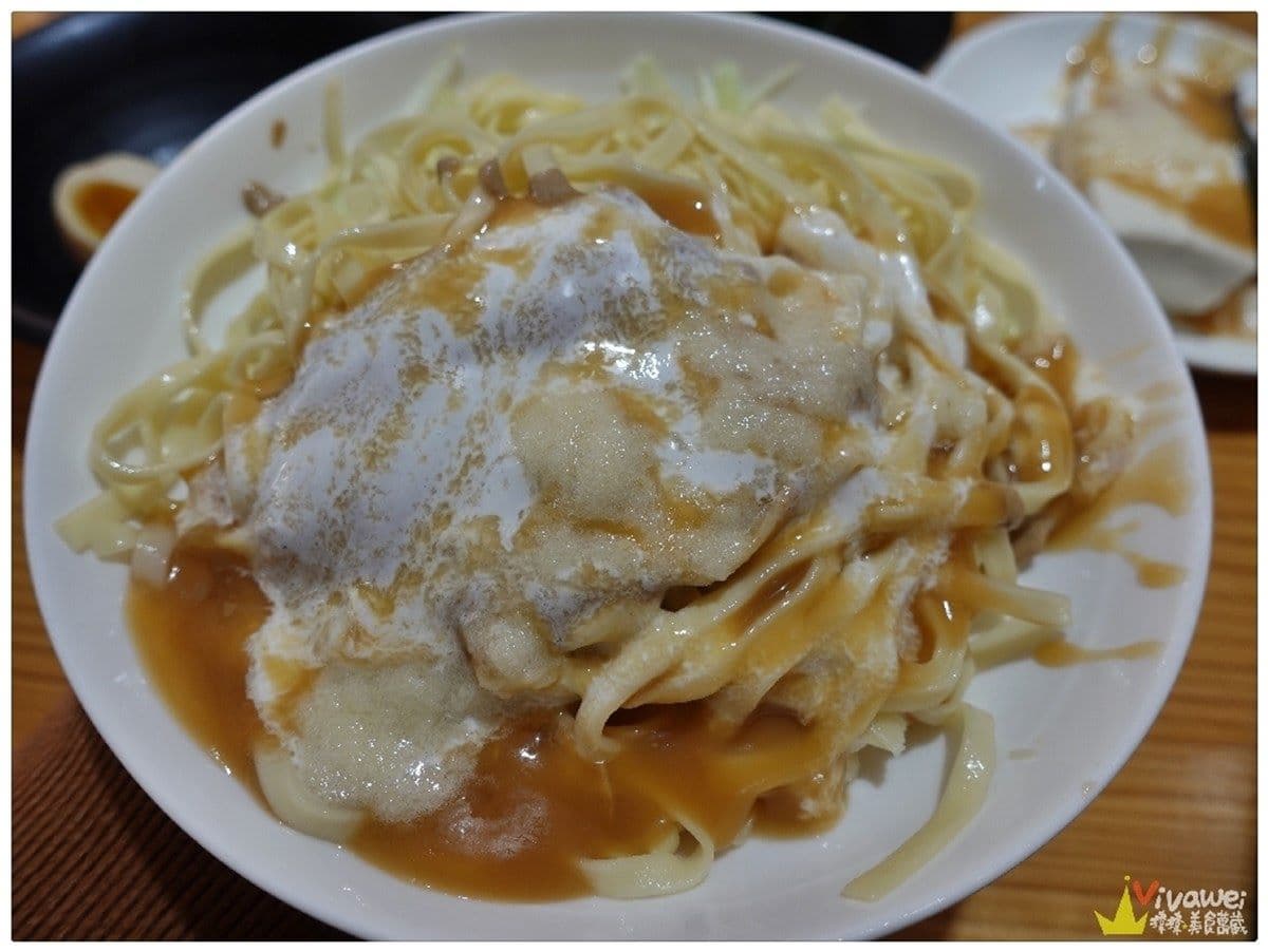 嘉義限定!涼圓、涼麵淋「白醋」才對味,清爽不膩加顆溏心蛋更好吃 嘉義限定!涼圓、涼麵淋「白醋」才對味,清爽不膩加顆溏心蛋更好吃
