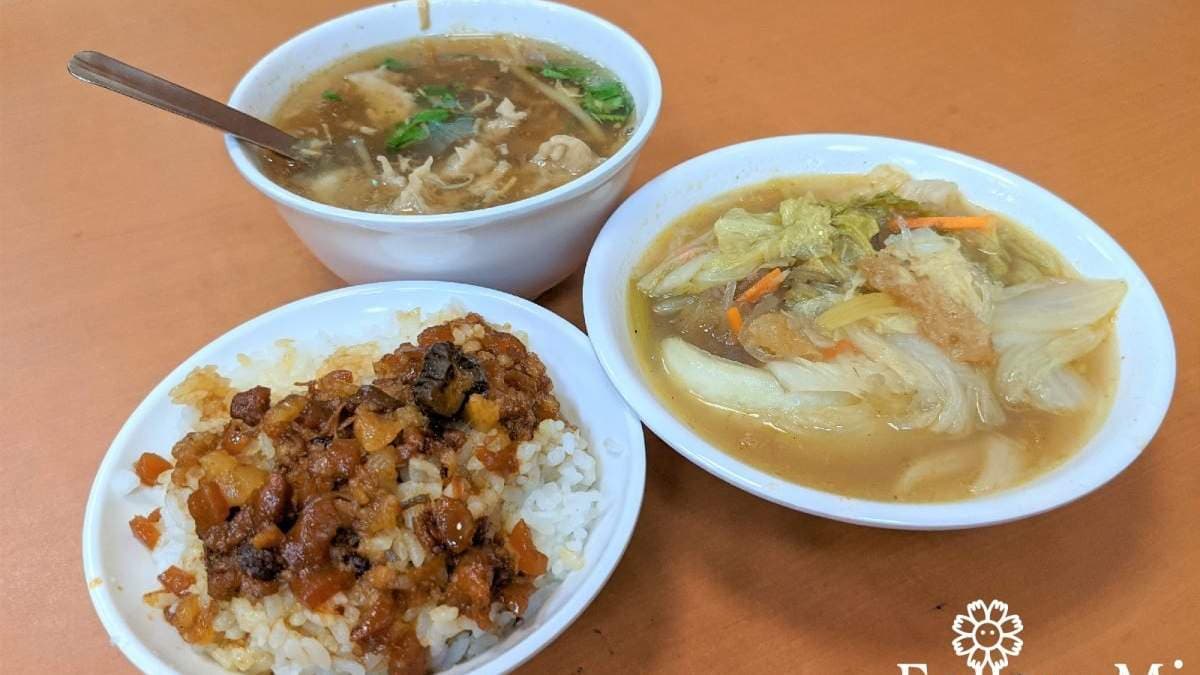 美食願望清單+1!晴光市場「滷肉飯」亞洲爭光,手切滷肉肥瘦適中、白菜滷超鮮甜