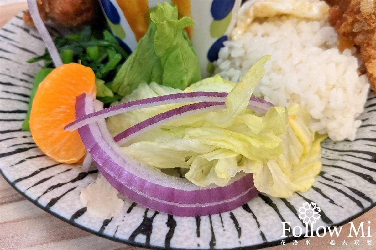 在地人外帶愛店!評價4.4星咖哩飯大分量超飽足,現煎半熟蛋配飯更過癮 在地人外帶愛店!評價4.4星咖哩飯大分量超飽足,現煎半熟蛋配飯更過癮