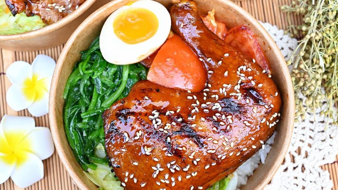【新開店】獨特醬汁刷烤超入味!台中炭火便當不到百元嘗2主菜,肉控先搶高CP大雞腿