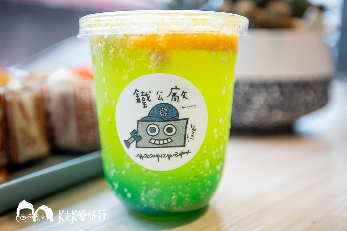 爆餡好滿足!浮誇竹炭吐司「芋泥+肉鬆」太邪惡,必點「胡搞蝦搞」塞滿Q彈鮮蝦 爆餡好滿足!浮誇竹炭吐司「芋泥+肉鬆」太邪惡,必點「胡搞蝦搞」塞滿Q彈鮮蝦