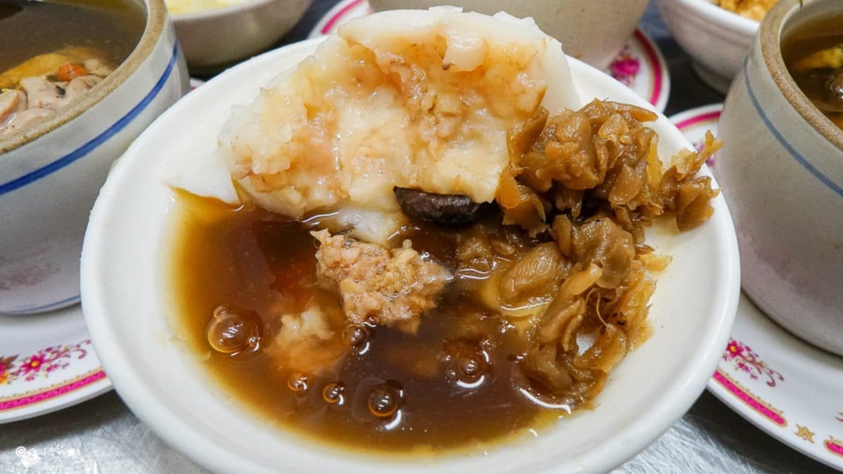 路邊攤賣到開店!高雄人氣「豬腦湯」藥膳香濃、口感綿密像雞佛,40元料多碗粿也欠吃 路邊攤賣到開店!高雄人氣「豬腦湯」藥膳香濃、口感綿密像雞佛,40元料多碗粿也欠吃