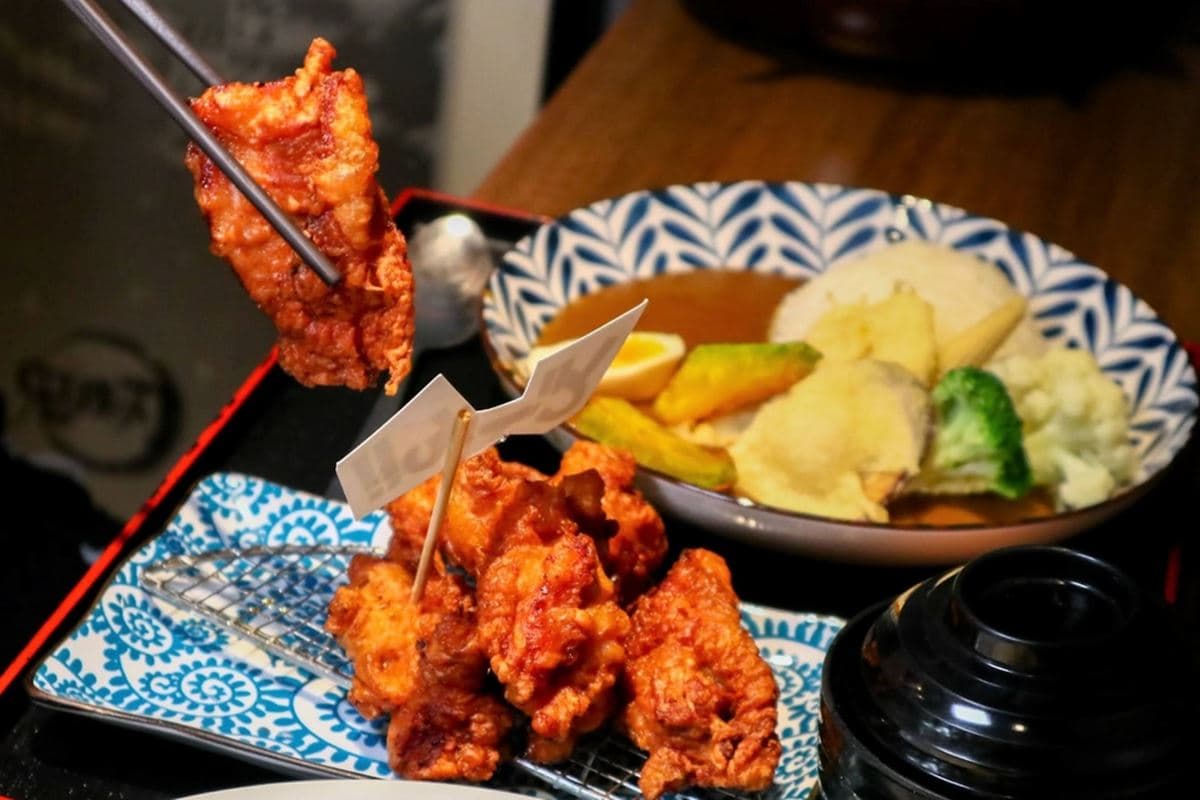 1週只賣2天!神祕「日式熟成咖哩」每日限量40碗,必點多汁唐揚雞、金黃牛奶豬排 1週只賣2天!神祕「日式熟成咖哩」每日限量40碗,必點多汁唐揚雞、金黃牛奶豬排