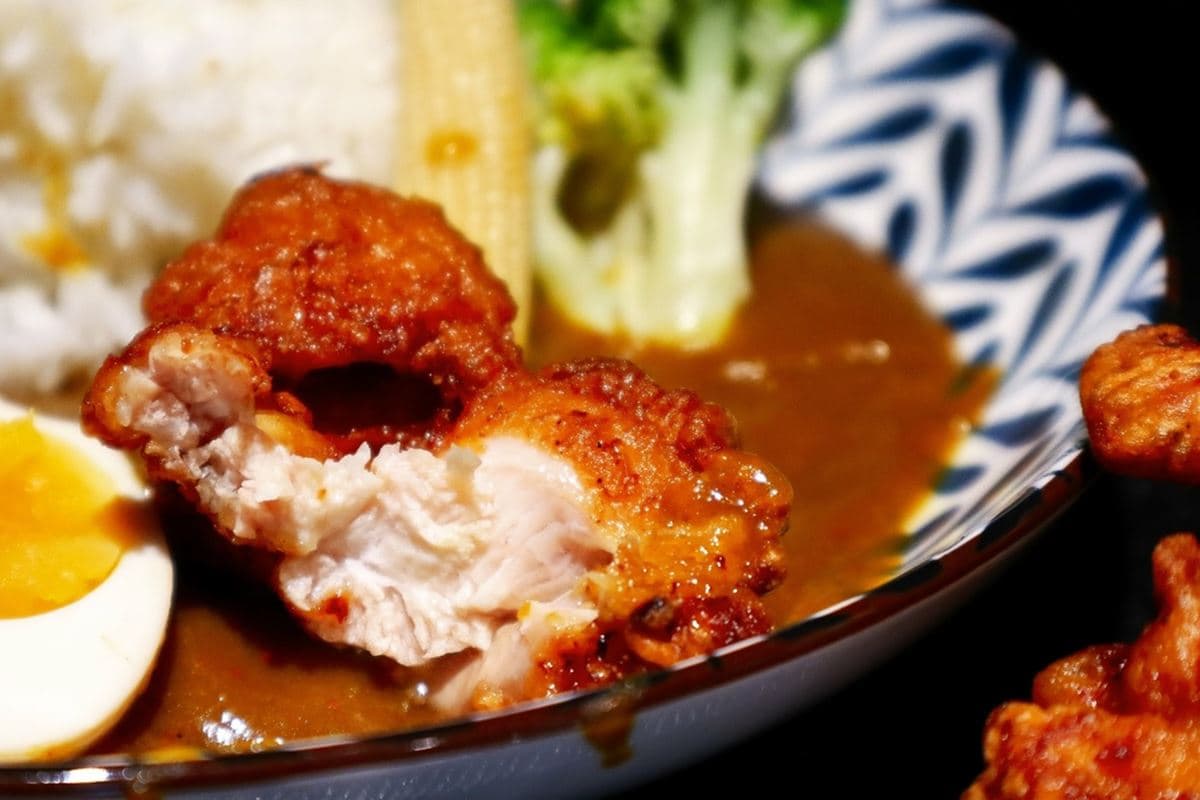 1週只賣2天!神祕「日式熟成咖哩」每日限量40碗,必點多汁唐揚雞、金黃牛奶豬排 1週只賣2天!神祕「日式熟成咖哩」每日限量40碗,必點多汁唐揚雞、金黃牛奶豬排