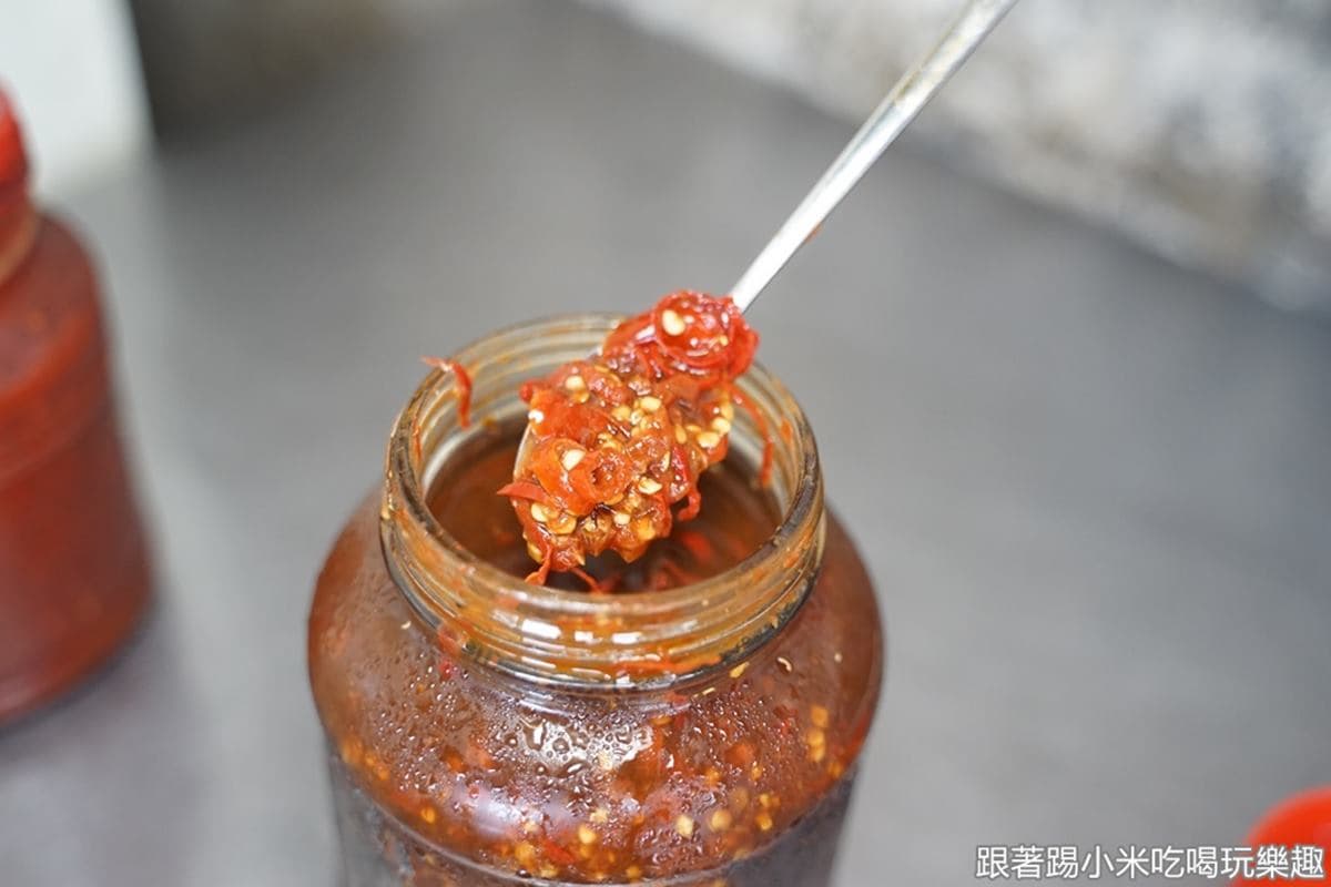 在地人的回憶!50年「雙鍋」臭豆腐搭冰梅泡菜超開胃,嘗鮮必試每日限量「豬眼睛」 在地人的回憶!50年「雙鍋」臭豆腐搭冰梅泡菜超開胃,嘗鮮必試每日限量「豬眼睛」